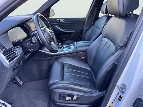 Used 2022 BMW X5 xDrive40i w/ M Sport Package image 9