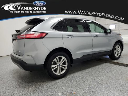 Used 2023 Ford Edge SEL image 3