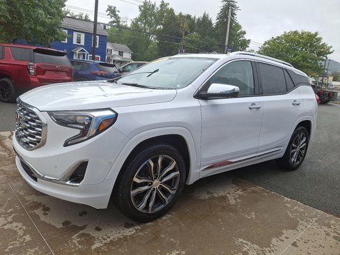 Used 2019 GMC Terrain Denali w/ Advanced Safety Package image 3