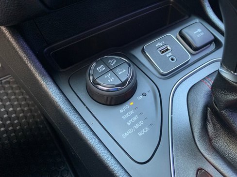 Used 2022 Jeep Cherokee Trailhawk w/ Sun, Sound & Nav Group image 24