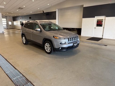 Used 2015 Jeep Cherokee Latitude image 4