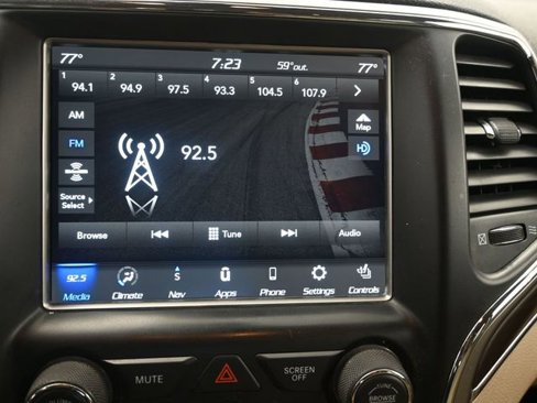 Used 2018 Jeep Grand Cherokee Limited image 25
