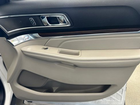 Used 2019 Ford Explorer Limited w/ Ford Safe & Smart Package image 46