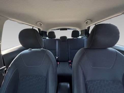 Used 2021 Nissan Kicks SV image 2