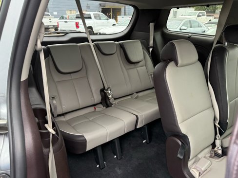 Used 2017 Kia Sedona SX Limited image 28