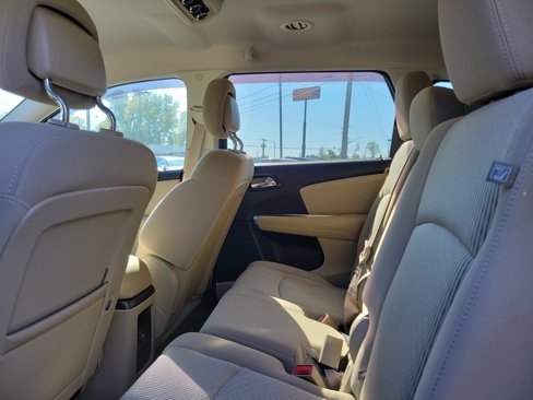 Used 2017 Dodge Journey SXT w/ Comfort/Convenience Group image 11