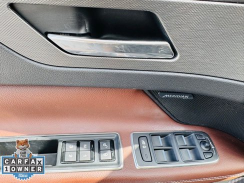 Used 2016 Jaguar XF S image 9