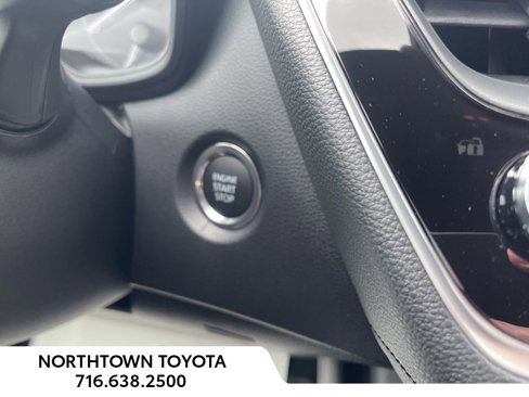 New 2025 Toyota Corolla SE image 19