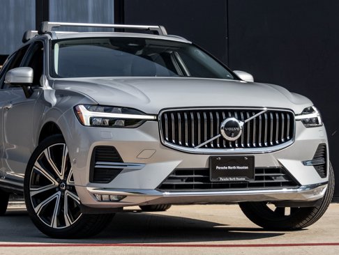 Used 2023 Volvo XC60 B5 Ultimate w/ Climate Package image 5