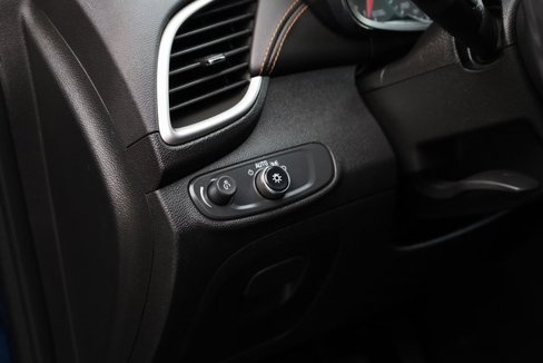 Used 2020 Chevrolet Trax LT w/ Driver Confidence Package image 14