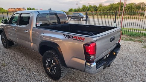 Used 2020 Toyota Tacoma TRD Off-Road image 10