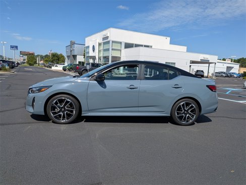 Used 2024 Nissan Sentra SR w/ SR Premium Package image 2