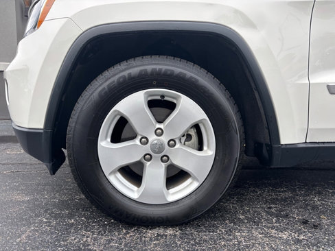 Used 2011 Jeep Grand Cherokee Laredo image 27