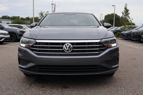 Certified 2020 Volkswagen Jetta SE w/ SE Cold Weather Package image 2