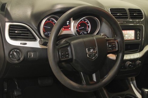 Used 2019 Dodge Journey SE image 14