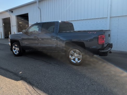 Used 2018 Chevrolet Silverado 1500 LT w/ LT Eassist Package image 4