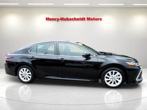 Used 2023 Toyota Camry LE image 8