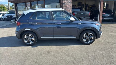 Used 2020 Hyundai Venue image 13