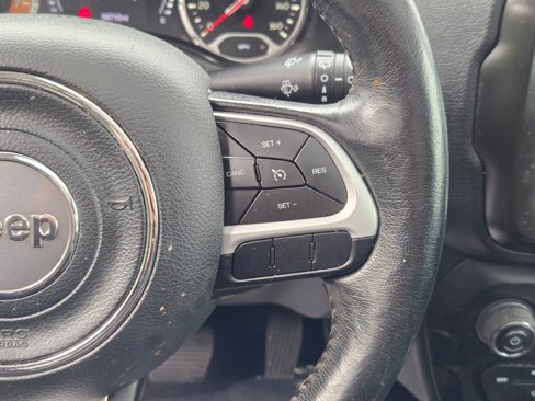 Used 2020 Jeep Renegade Latitude w/ Cold Weather Group image 30