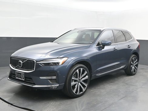 Certified 2023 Volvo XC60 B5 Ultimate w/ Climate Package image 3