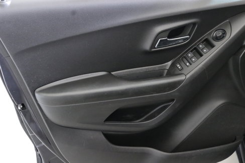 Used 2022 Chevrolet Trax LT w/ LT Convenience Package image 20