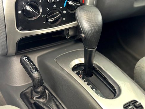 Used 2006 Jeep Liberty Limited image 18