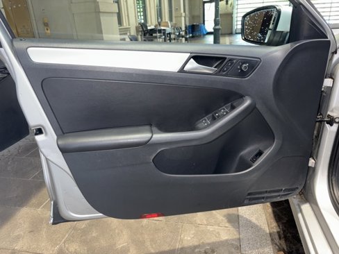 Used 2014 Volkswagen Jetta SE image 13