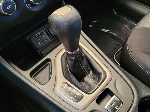 Used 2016 Jeep Cherokee Sport image 22