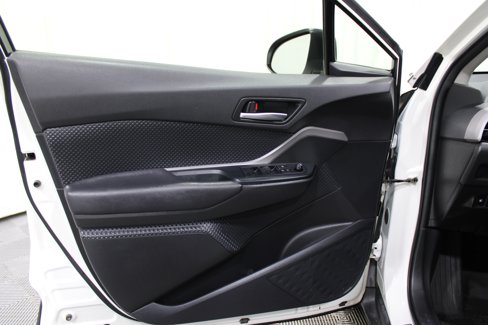 Used 2020 Toyota C-HR LE image 6