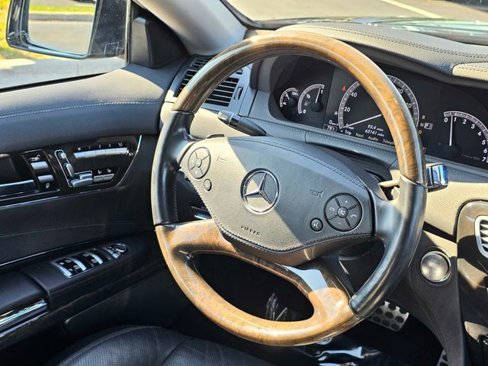 Used 2011 Mercedes-Benz CL 550 4MATIC image 29