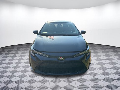 Used 2021 Toyota Corolla LE image 4