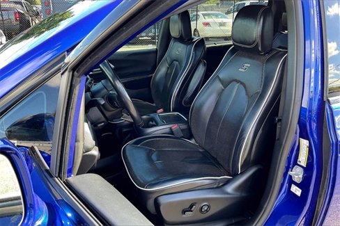 Used 2019 Chrysler Pacifica Limited image 25