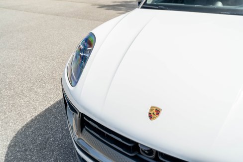 Certified 2023 Porsche Macan Turbo image 18