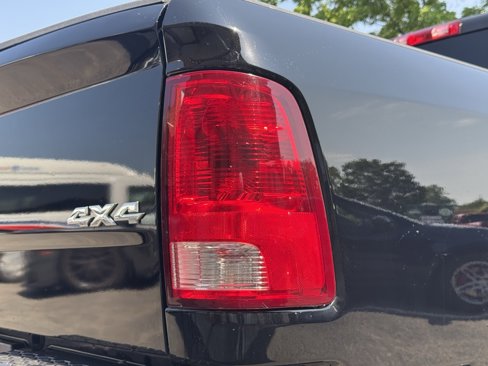 Used 2020 RAM 1500 Tradesman w/ Chrome Appearance Group image 12