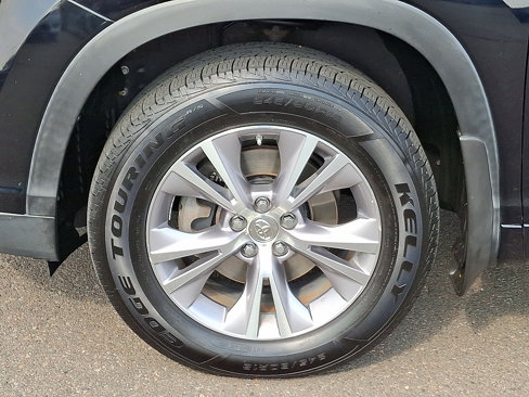 Used 2015 Toyota Highlander LE image 8