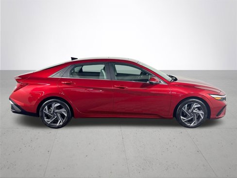 Used 2024 Hyundai Elantra Limited image 5