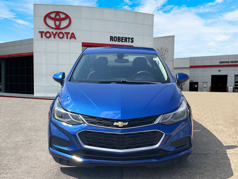 Used 2017 Chevrolet Cruze LT w/ Convenience Package image 2