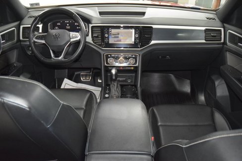 Used 2021 Volkswagen Atlas Cross Sport SEL R-Line image 30