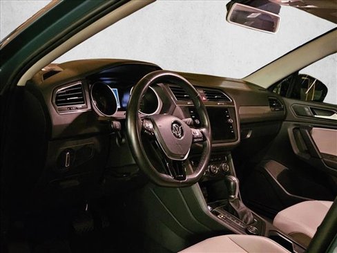 Used 2019 Volkswagen Tiguan SE image 9