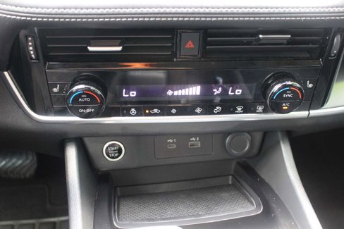 Used 2021 Nissan Rogue SV w/ Premium Package image 30