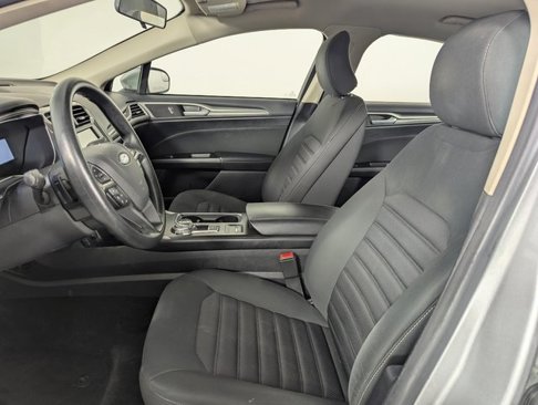 Used 2017 Ford Fusion SE w/ Fusion SE Technology Package image 8