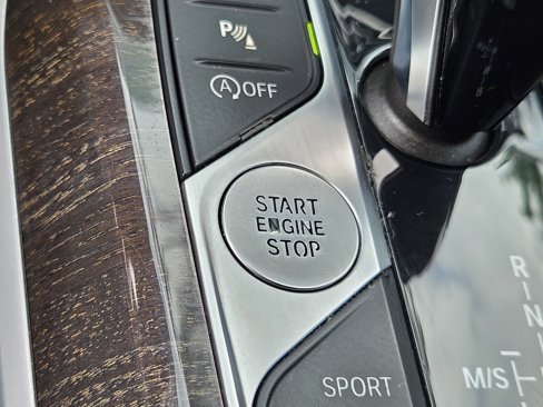 Used 2020 BMW 330i Sedan w/ Convenience Package image 30