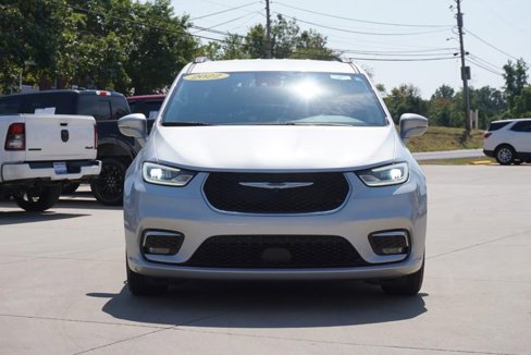 Used 2022 Chrysler Pacifica Touring-L image 8