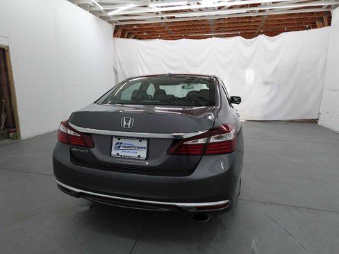 Used 2017 Honda Accord EX image 5