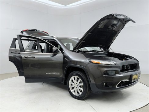 Used 2016 Jeep Cherokee Limited w/ Luxury Group image 9
