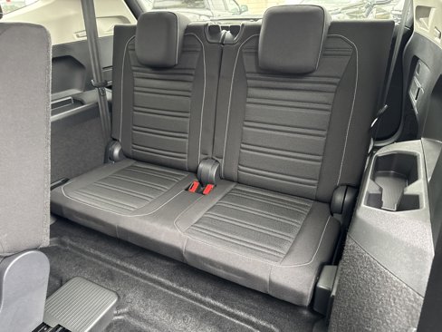 Certified 2024 Volkswagen Tiguan S image 34