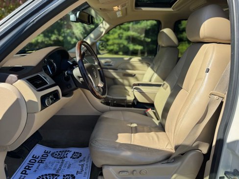 Used 2012 Cadillac Escalade ESV Luxury image 12