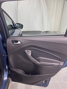 Used 2018 Ford Escape SE image 18