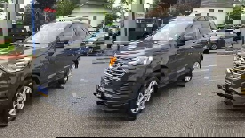 Certified 2021 Ford Edge SE image 5