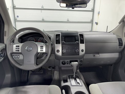 Used 2018 Nissan Frontier SV image 9